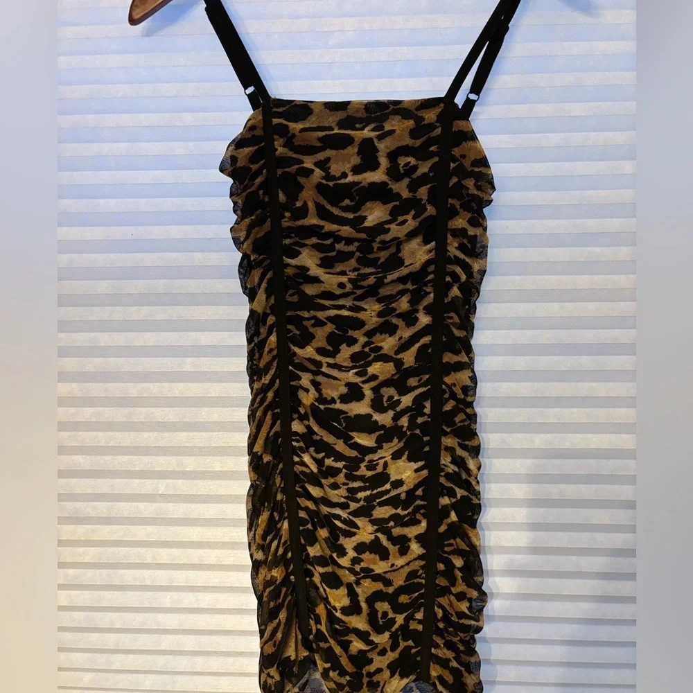 Cheryl Creations Ava Leopard Print Ruched Dress size medium/10-12 🖤 🐆